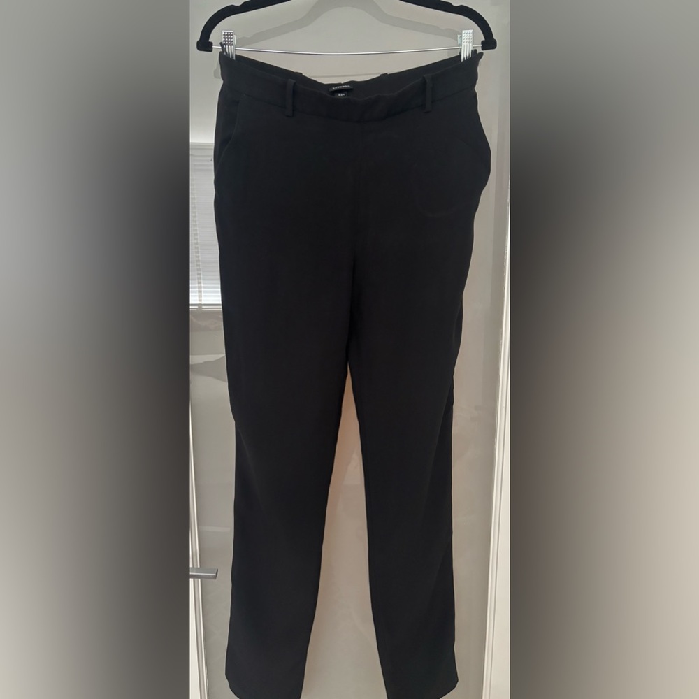 La Perla Black Wool stretch Capris with black trim on each ankle